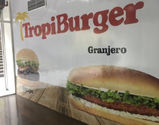 La cadena TropiBurger regresó con tres locales en Caracas