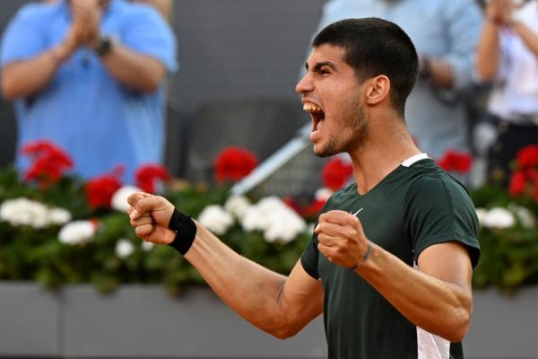 Carlos Alcaraz venció a Djokovic y clasificó a la final del torneo de Madrid