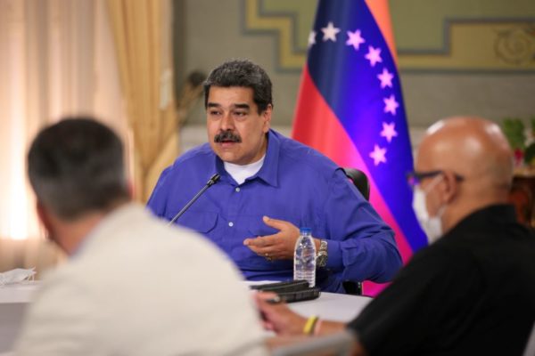 «Se van a quedar locos»: Maduro afirma que centenares de inversionistas comprarán acciones de empresas estatales