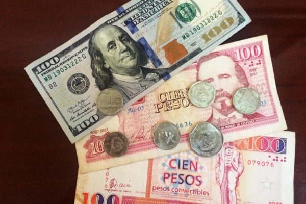 Cuba busca afrontar su crisis económica con dólares y divisas extranjeras