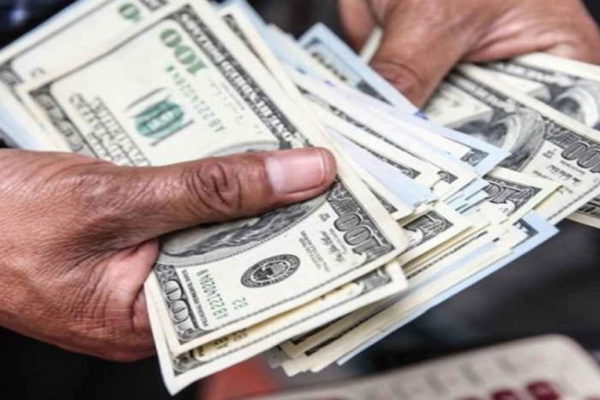 Dólar paralelo vuelve a aumentar este #3Oct y cerró en Bs. 8,34 por unidad