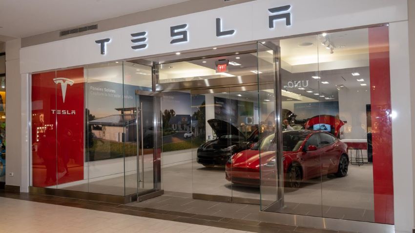 Acciones de Tesla se disparan tras lanzamiento de taxis sin chofer en Texas