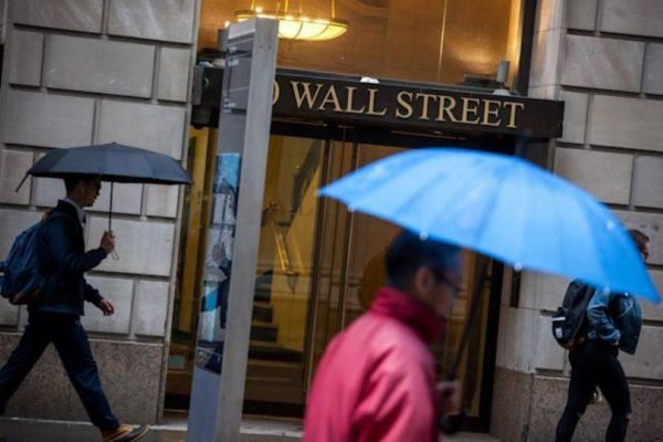 Wall Street abre en rojo y el Dow Jones baja 0,69 %