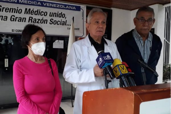 Médicos piden a Maduro reunión urgente para tratar crisis hospitalaria