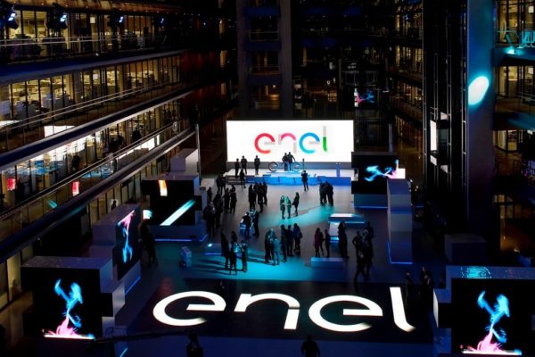 La italiana Enel vende su negocio en Rusia a Lukoil y Gazprombank