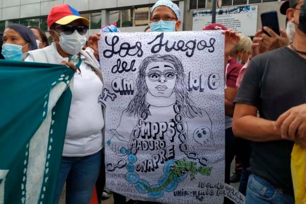Trabajadores del sector de la salud de Venezuela exigen el cumplimiento de sus contratos