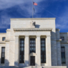 Reserva Federal de EEUU anuncia posible ralentización de alzas de tasas de interés