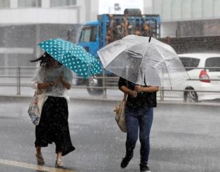 Fuertes lluvias generaron inundaciones en vías férreas y el desbordamiento del río Guaire en Petare