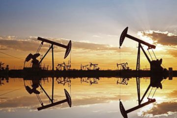 Reservas comerciales de petr&oacute;leo de EE.UU aumentan m&aacute;s de lo previsto