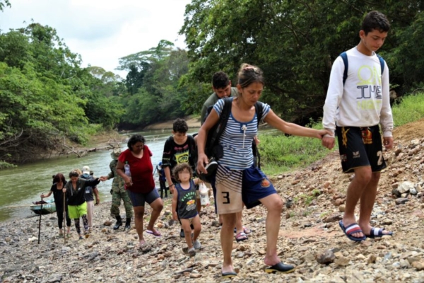 Panamá reporta entrada récord de migrantes irregulares en 2022 impulsada por venezolanos