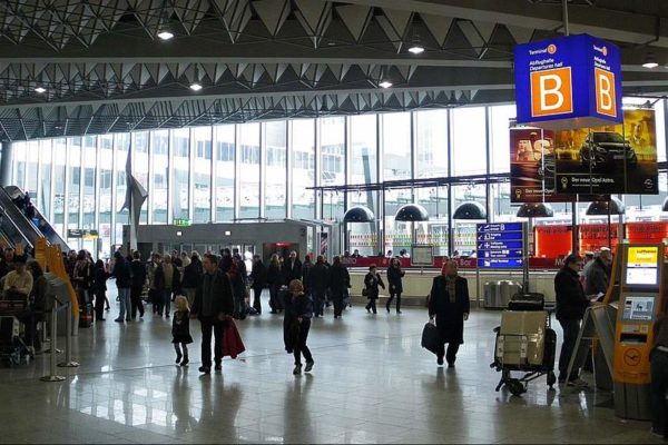 Alemania recurrirá a trabajadores extranjeros para poner fin a caos en aeropuertos