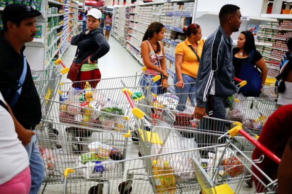 #CestaByN | Canasta de productos básicos bajó en supermercados y subió en mercados populares