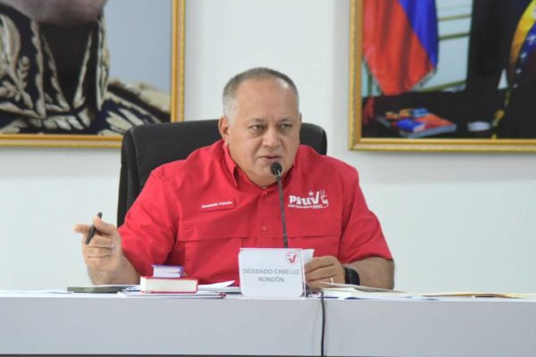 Cabello ofrece petróleo a Europa: pero tienen que pagarlo por adelantado