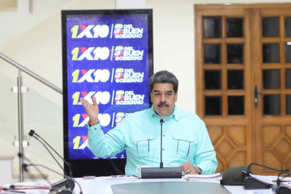 Maduro asegura que las BRICOMILES recuperarán infraestructura de colegios privados