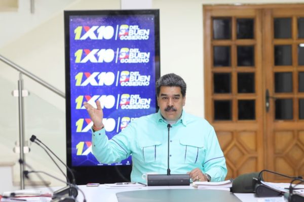 Maduro reconoce fuerte repunte de casos de covid-19 y llama a vacunarse