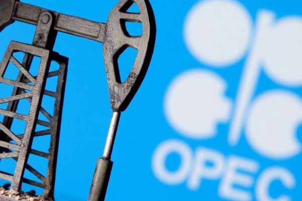 OPEP+ evaluará si aumenta producción en un mercado petrolero incierto