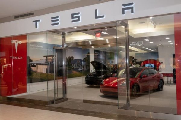 Las acciones de Tesla caen más de un 9% ante la pérdida de rentabilidad