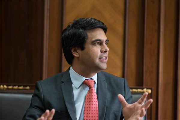 Ángel Alvarado: “La guerra en Ucrania está rescatando las finanzas públicas de Maduro”