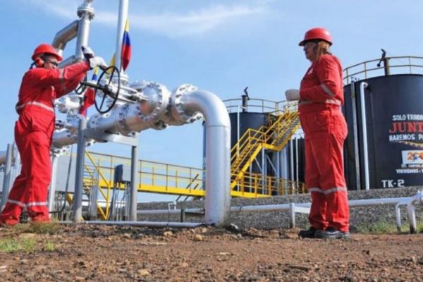 Cámara Petrolera: las sanciones y la crisis interna restan 2 millones de barriles diarios de producción