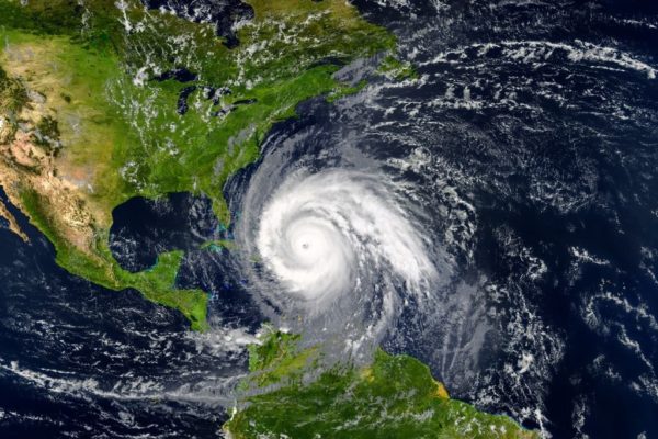 Una onda tropical podría afectar como ciclón a islas y parte de Venezuela
