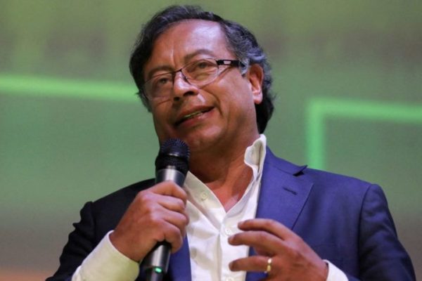 Gustavo Petro acuerda compraventa voluntaria de tierras con ganaderos para impulsar su reforma agraria