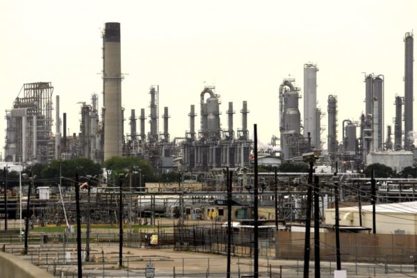 El petróleo de Texas abre con un alza de 1,6 %, hasta 116,55 dólares