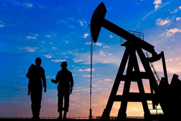 El petróleo de Texas sube 2 % y cierra en 117,58 dólares