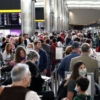 Principal aeropuerto de Londres pide a las aerolíneas dejar de vender boletos