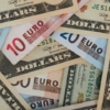 Euro cae ante el dólar tras la bajada de la inflación en algunos países de la eurozona