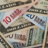 El euro se mantiene estable en 1,06 dólares