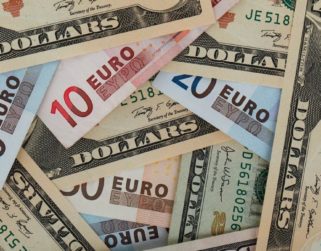 El euro se depreció este #15Ago por la aversión al riesgo