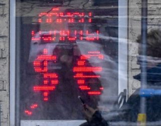 ¿Cuáles son las consecuencias de la paridad del euro con el dólar?