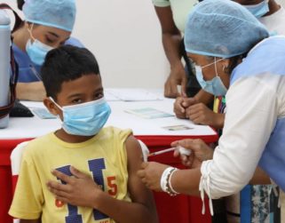Arrancan jornada de vacunación masiva contra el covid-19 en todo el país