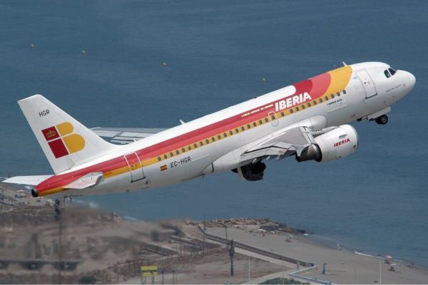 Iberia aumenta su operatividad en Latinoamérica: Tendrá 5 vuelos semanales a Venezuela y 13 a Perú