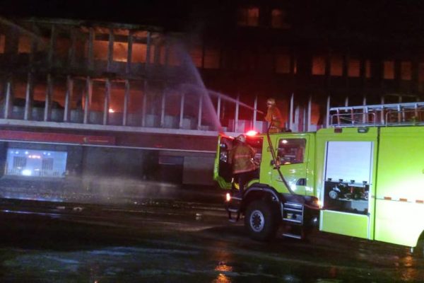 Aún se investigan las causas del incendio en el Mercado de los Corotos