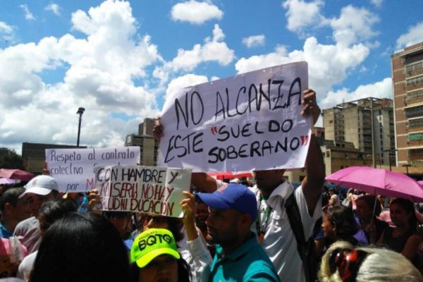 Educadores venezolanos descontentos con pago de bono vacacional (+reacciones)