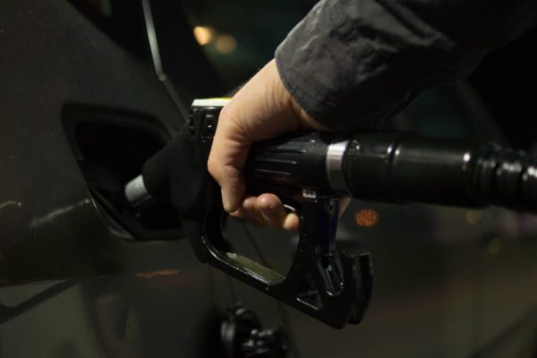El precio del galón de gasolina se mantendrá sobre cinco dólares en Nicaragua
