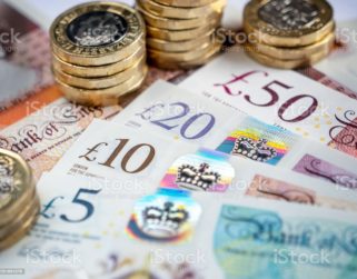 Los británicos emplean cada vez más el efectivo para controlar los gastos