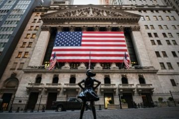SpaceX debuta en Wall Street con un primer precio de 150 d&oacute;lares por acci&oacute;n y una subida de un 11%