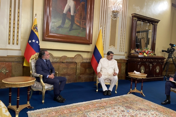 Maduro recibió credenciales del embajador de Colombia