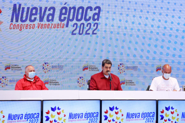 Maduro advierte a Argentina: «No nos vamos a dejar robar el avión»