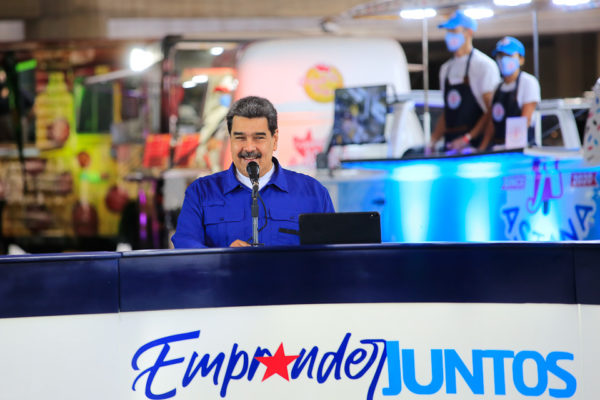 Maduro solicita a presidentes de la banca privada ampliar la cartera crediticia para emprendedores