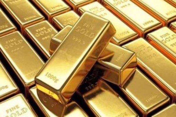 El oro sube el 2% y cotiza en 2.025 dólares, máximos desde la invasión rusa