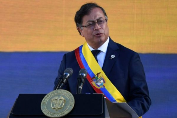 Petro responde a Cabello: «Colombia garantiza el derecho de asilo y el refugio»