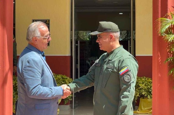 Ministros de Defensa de Venezuela y Colombia se reunieron para coordinar reapertura de la frontera
