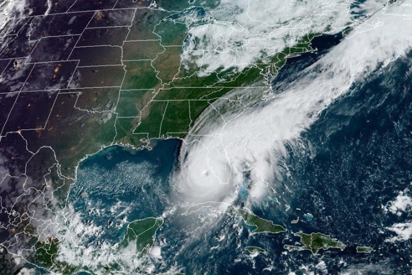 Ian toca tierra en Florida como huracán de categoría 4