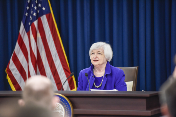 Yellen pide a China «competencia sana» y avisa que «EEUU protegerá su seguridad nacional»