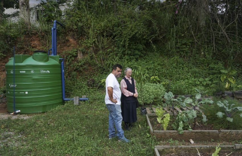 Plan «Lata de agua»: Escuelas y ambulatorio en Petare se abastecen con agua de lluvia ante tuberías secas