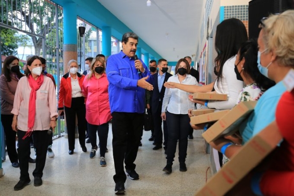 Maduro afirma que se incorporaron más de 8 millones de estudiantes a las aulas de clase