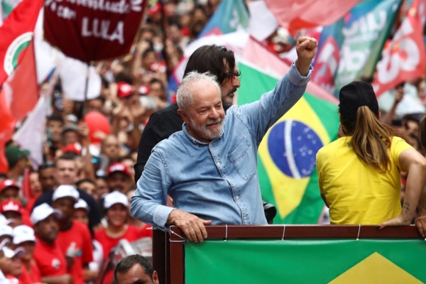 Por mínima ventaja, Lula da Silva es el nuevo presidente de Brasil